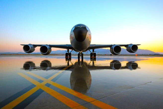 A Utah Air National Guard KC-135R Stratotanker