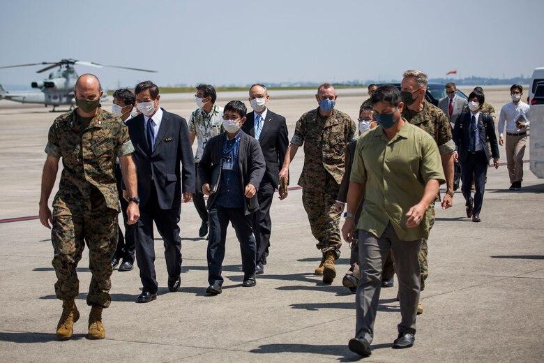 Okinawa Vice Gov. Kiichiro Jahana visits MCAS Futenma