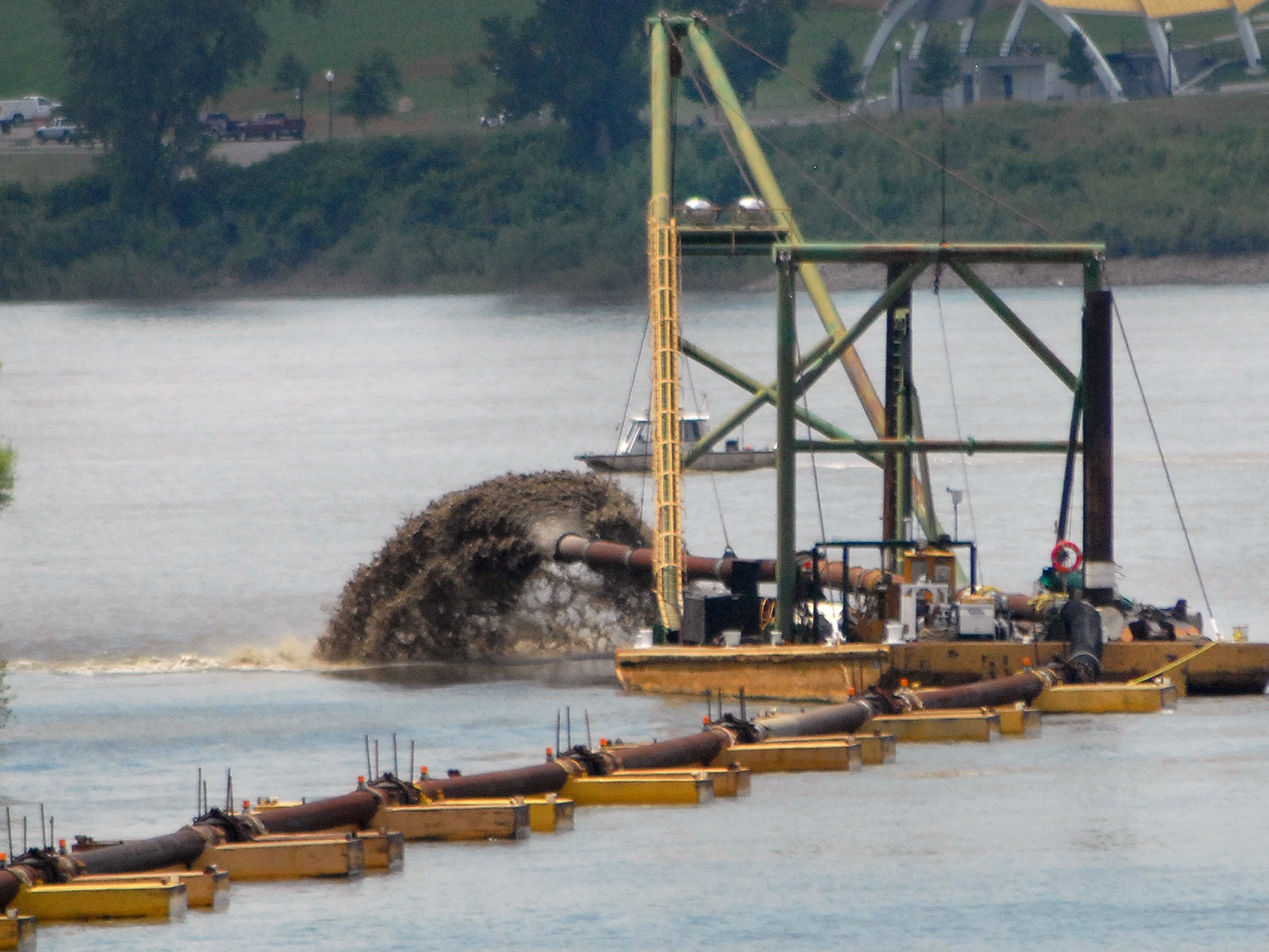 Dredging equipment