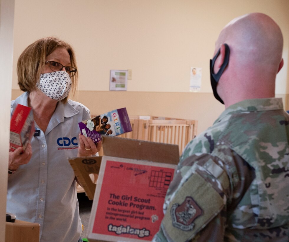 Support team delivers cookies