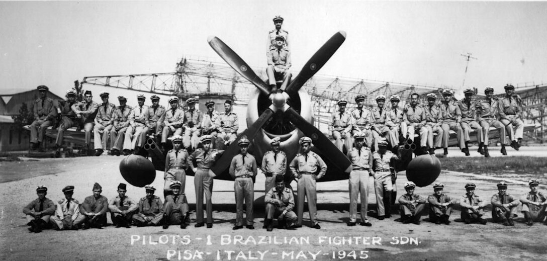 photo of Brazilian pilots in 1945