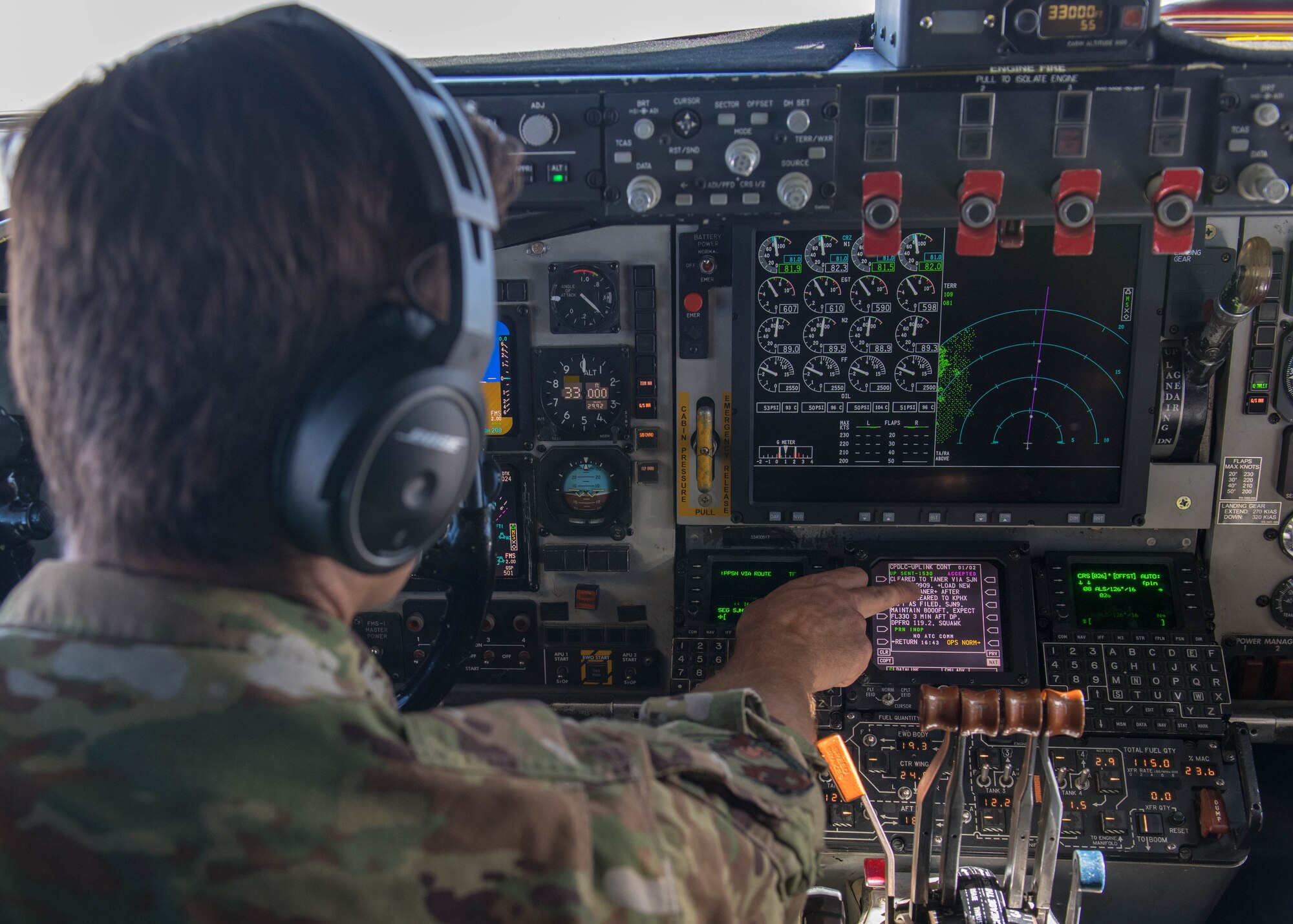 Luke F-35s refuel en route to USAFA flyover