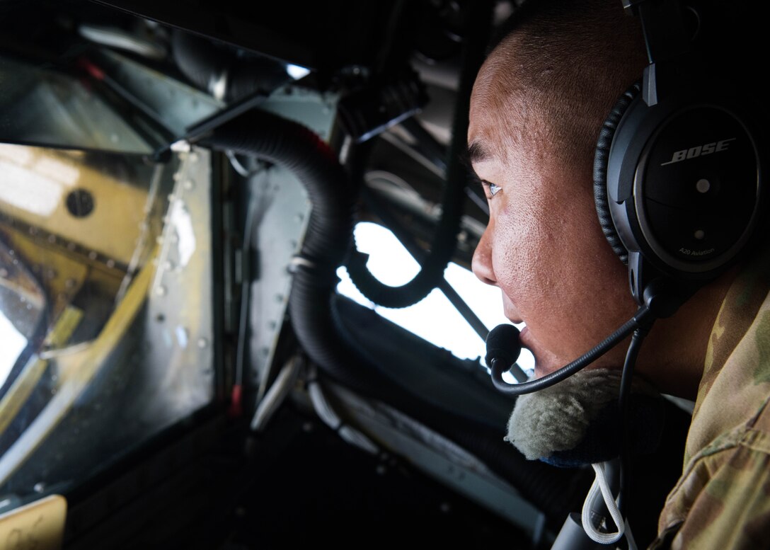 Luke F-35s refuel en route to USAFA flyover