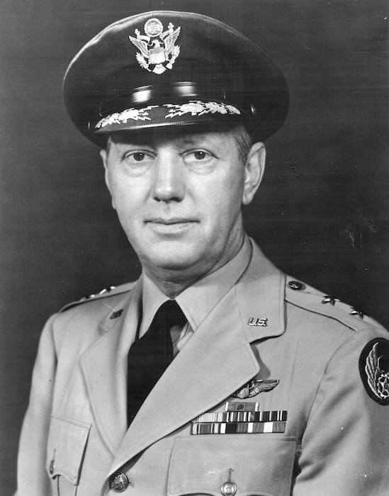 This is the official portrait of Maj. Gen. Aldean Crawford.