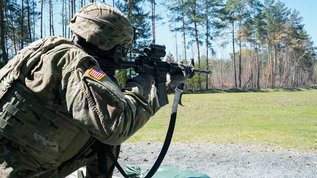 2nd Cavalry Regiment Soldiers conduct M4 weapon qualification