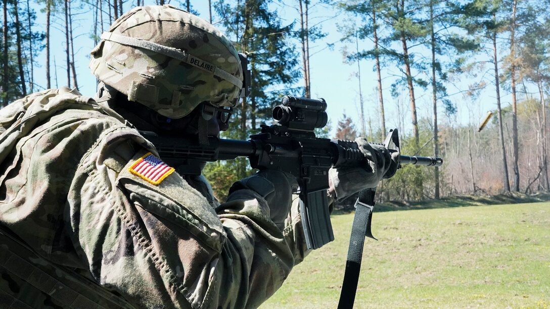 2nd Cavalry Regiment Soldiers conduct M4 weapon qualification