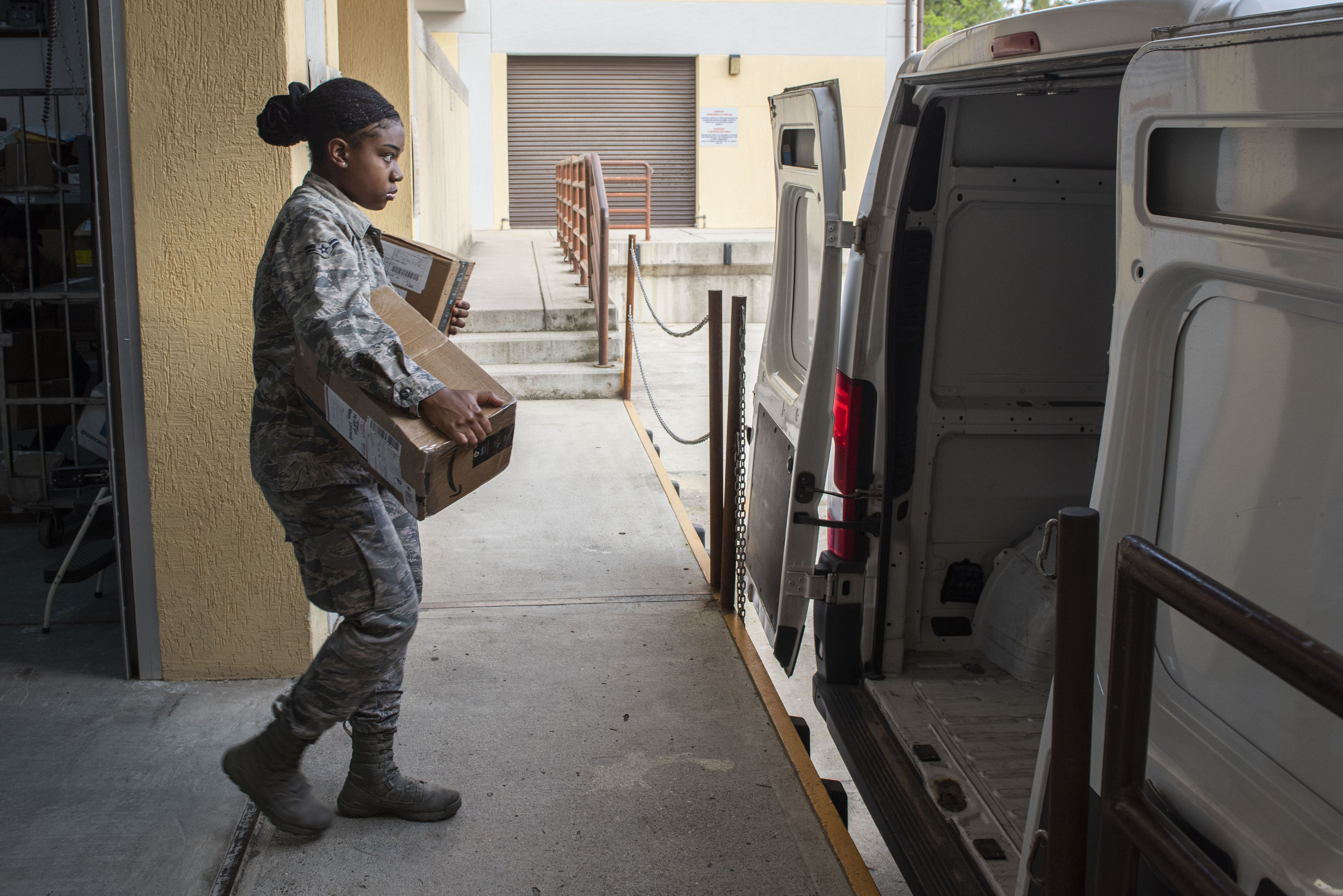 Delivering morale to U.S. troops in Turkey > Incirlik Air Base