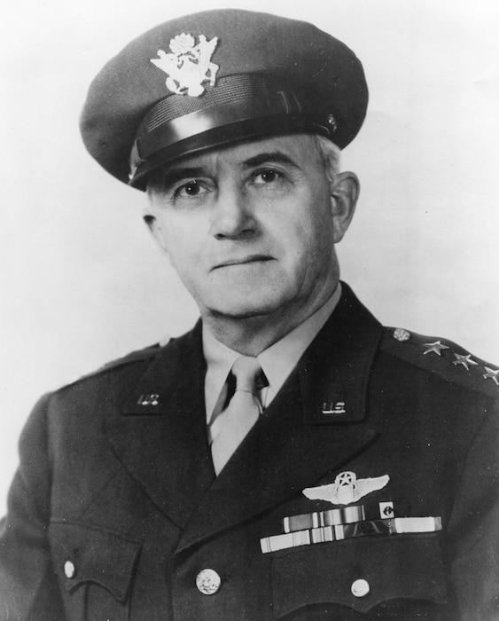 This is the official portrait of Lt. Gen. Barton K. Yount.