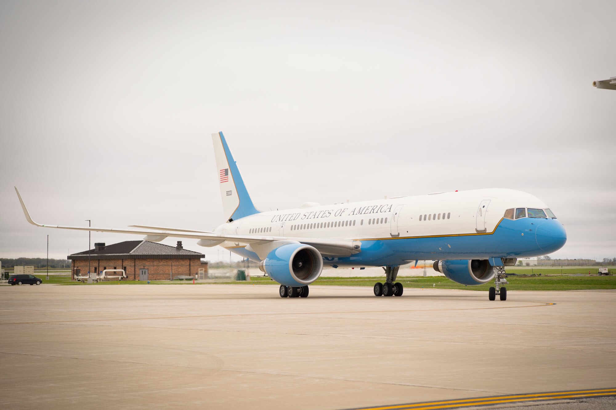 Air Force Two taxis on the parking ramp at Grissom Air Reserve Base, Indiana with Vice President Mike Pence April 30, 2020. Pence came to Indiana to meet with local business leaders who are building ventilators during the COVID-19 outbreak. (U.S Air Force photo/Ben Mota)
