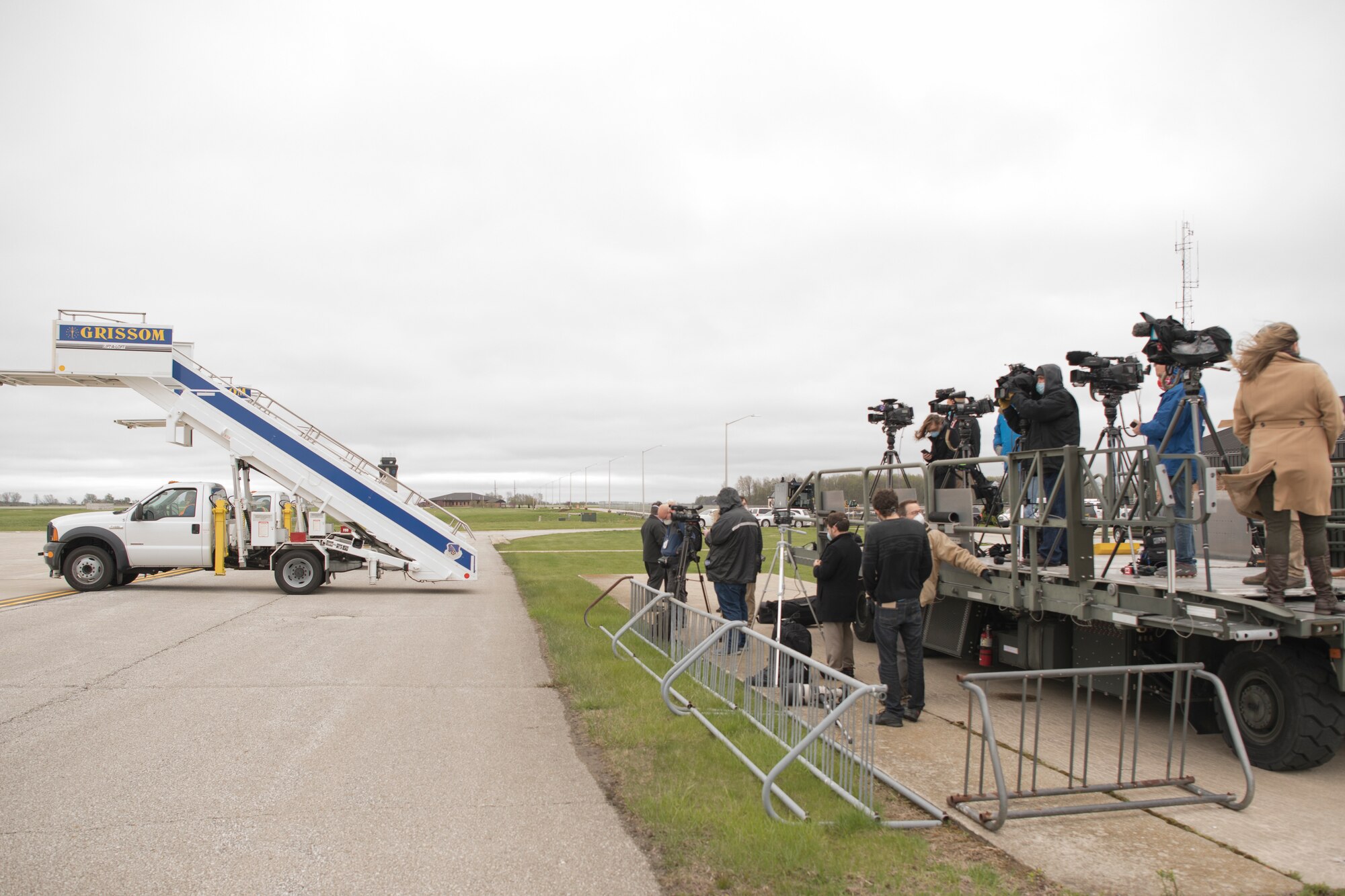 Twelve media outlets came to witness Vice President Mike Pence’s arrival at Grissom Air Reserve Base, Indiana April 30, 2020. Pence came to Indiana to meet with local business leaders who are building ventilators during the COVID-19 outbreak. (U.S Air Force photo/Ben Mota)
