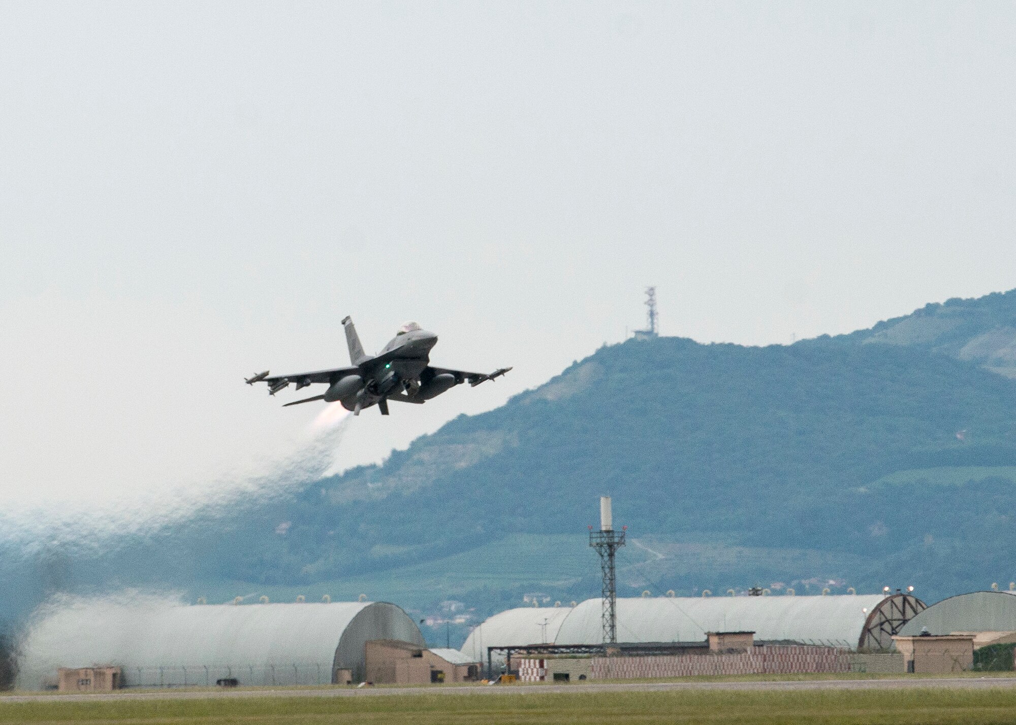 An F-16 Fighting Falcon from the 510th Fighter Squadron takes off from Aviano Air Base, Italy, Aug. 2, 2020. F-16s from the 510th FS flew integrated training missions alongside the USS Porter in the Black Sea which were designed to train U.S. forces to operate while executing multi-domain operations. (U.S. Air Force photo by Tech. Sgt. Rebeccah Woodrow)