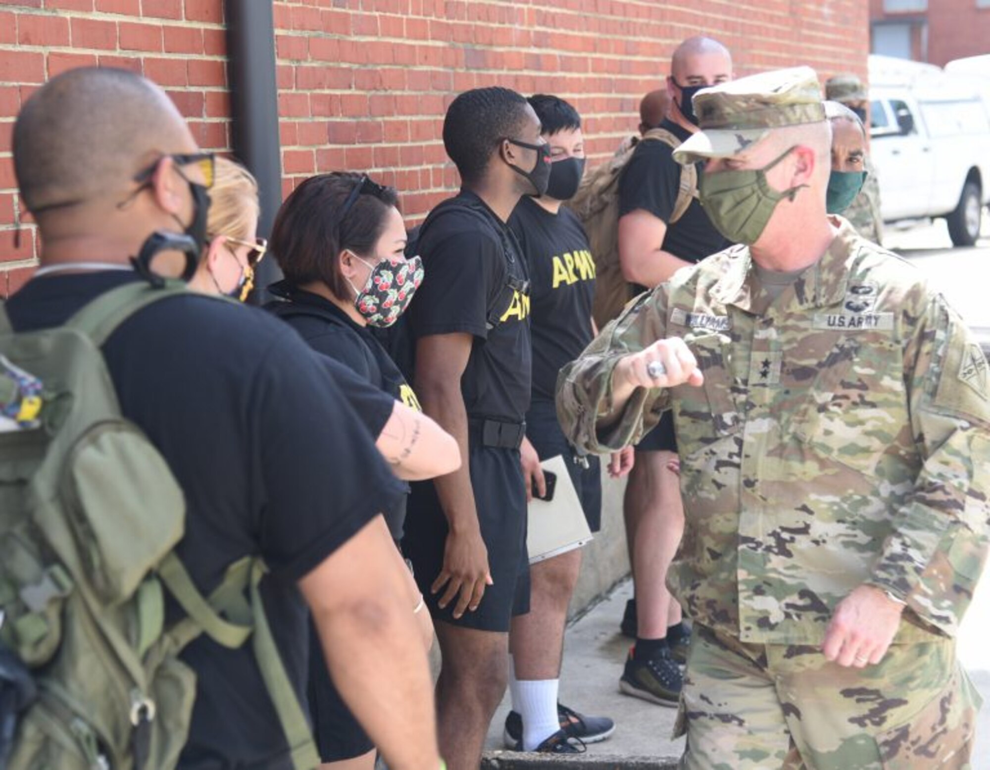 Image of Virginia National Guard Soldiers and Airmen assisting with COVID-19 testing.