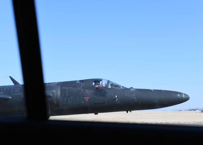 A U-2 piloted by retired Lt. Col Jonathan Huggins, 1st Reconnaissance Squadron U-2 instructor pilot, prepares to taxi back into the hanger after landing July 31, 2020 at Beale Air Force Base, California. U-2 pilots have limited forward visibility due to the extended aircraft nose combined with the slight upward tilt of the aircraft. (U.S. Air Force photo by Airman 1st Class Luis A. Ruiz-Vazquez.)