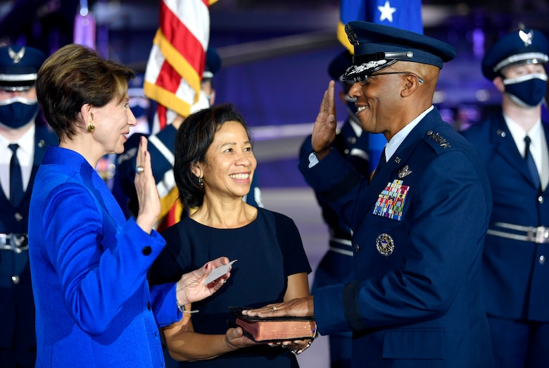 Secretary of the Air Force Barbara M. Barrett administers the oath of office to incoming Air Force Chief of Staff Gen. Charles Q. Brown Jr. during the CSAF Transfer of Responsibility ceremony at Joint Base Andrews, Md., Aug. 6, 2020. Brown is the 22nd Chief of Staff of the Air Force. (U.S. Air Force photo by Wayne Clark)