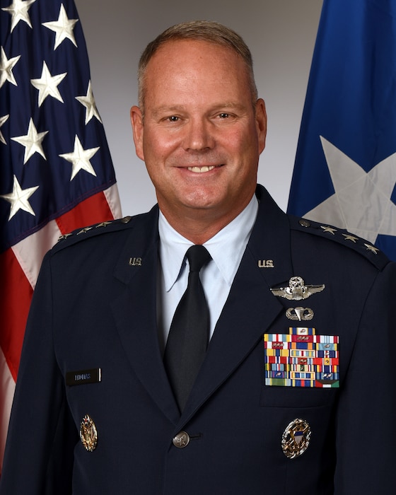 This is the official portrait of Lt. Gen. John T. Thomas.