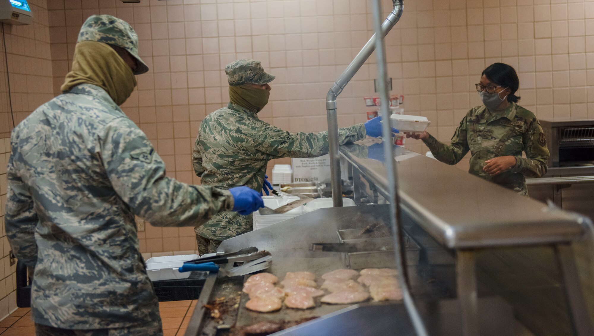 Holloman dining facility adjusts to pandemic