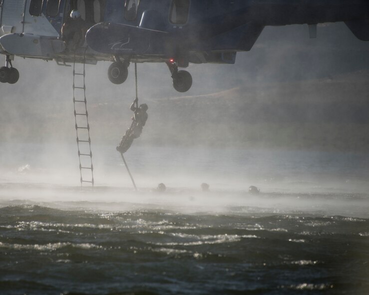 An Airman executes rescue tactics
