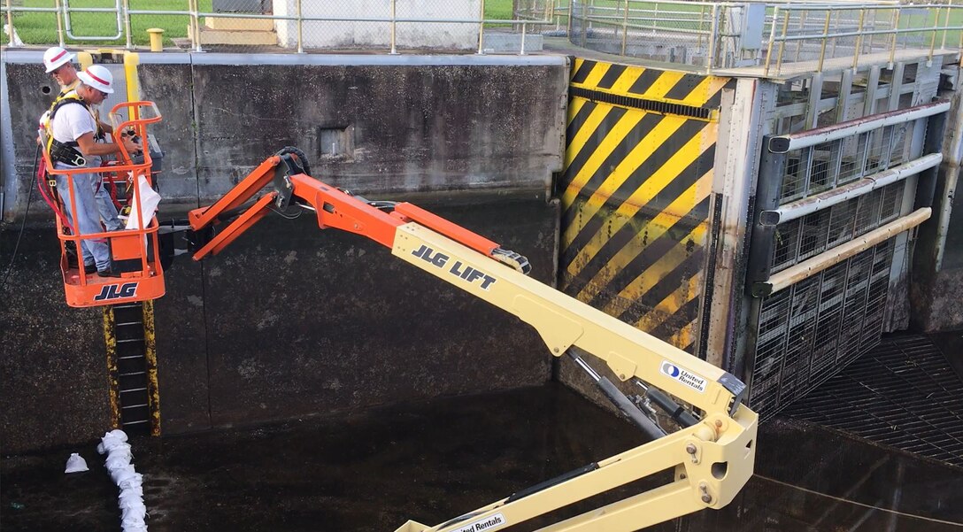 This JLG lift is used for inspections.