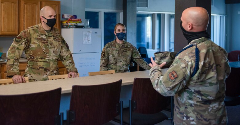 49th Wing leadership visits 16th Training Squadron