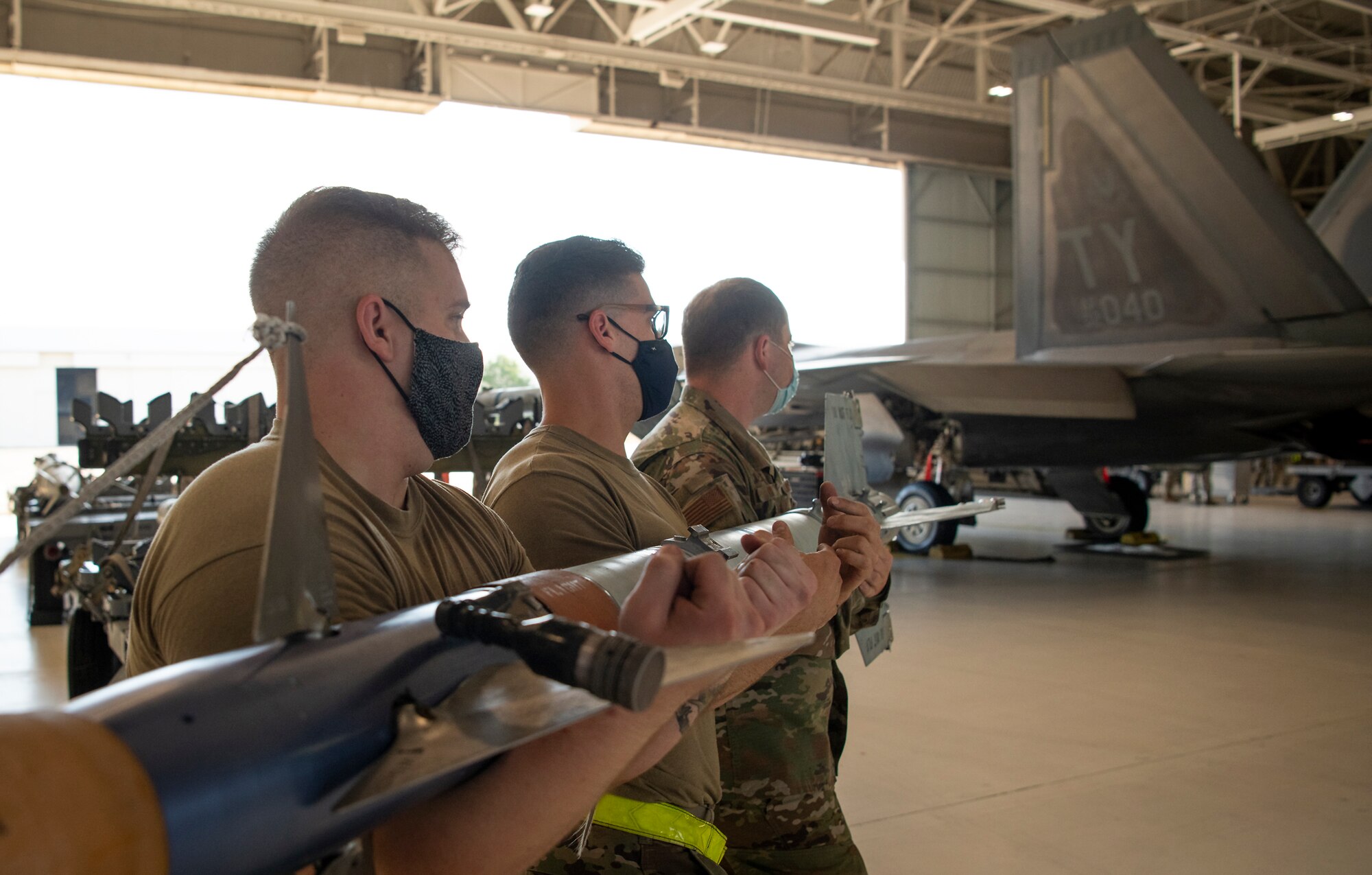 F-22 weapons load