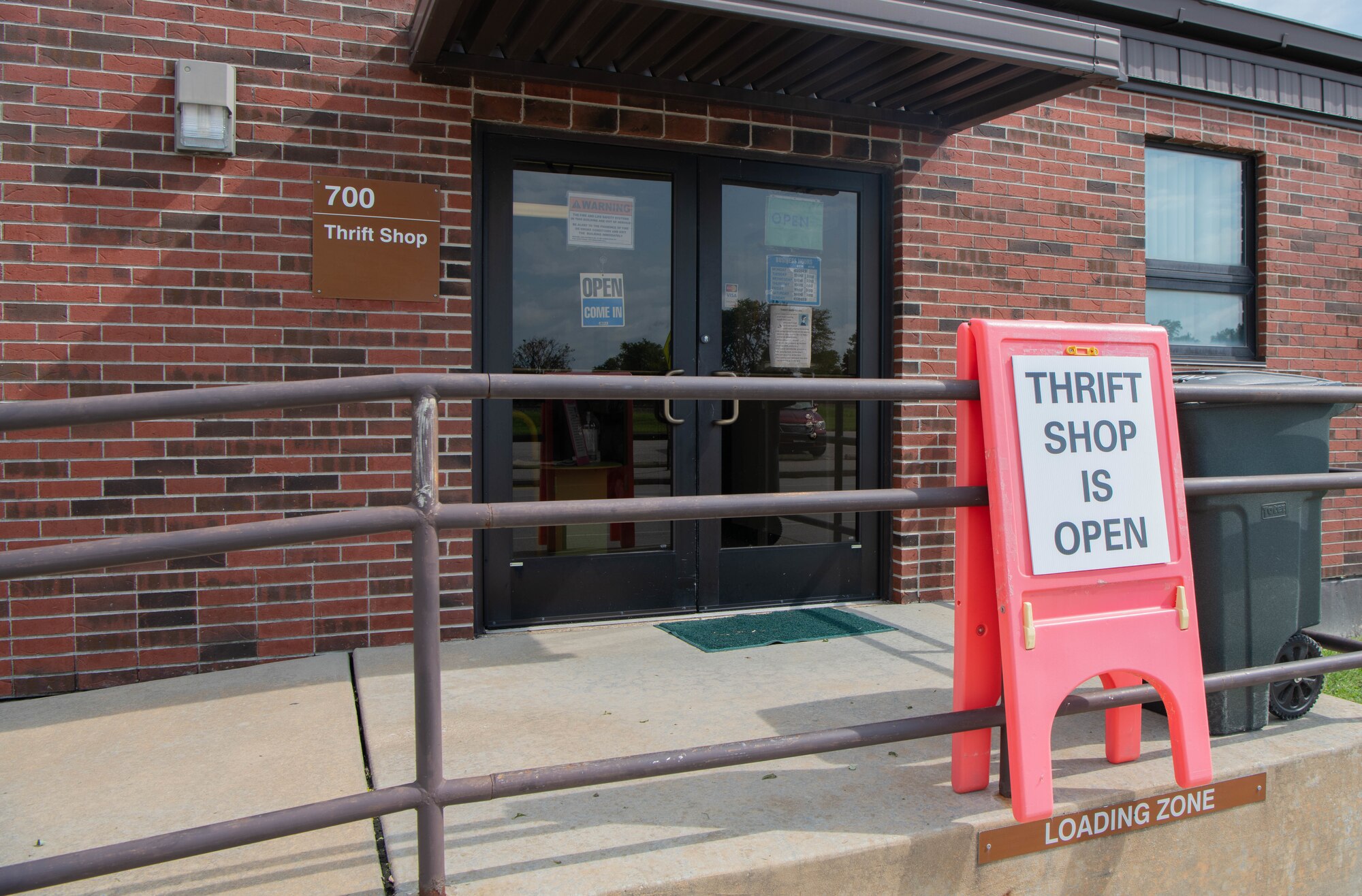 The entrance of the Scott AFB Thrift Shop.