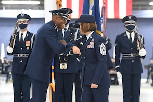 CMSgt Bass installed as the Air Force’s 19th Chief Master Sergeant