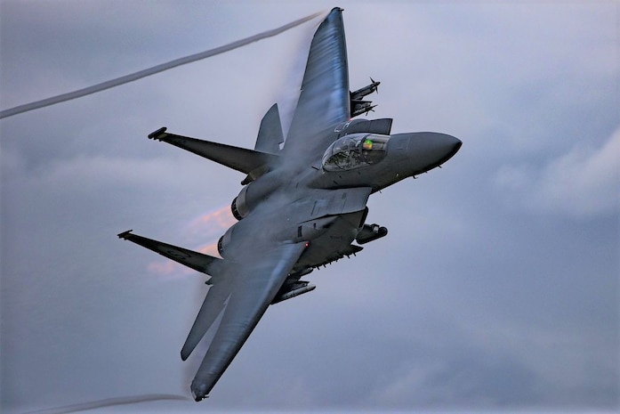 Profile photo of a U.S. Air Force F-15 in flight. (DOD photo)
