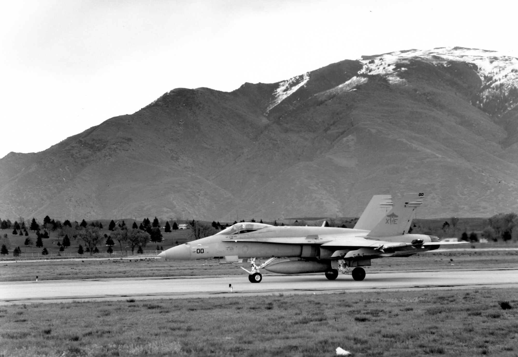 Ogden ALC personnel took advantage of the opportunity to prepare for a new, upcoming F/A-18 work load by working with Navy maintainers when a group of Marines from Cherry Point Naval Air Station, South Carolina, visited Hill AFB to fly and train with the 419th Fighter Wing at the Utah Test and Training Range in 1993.