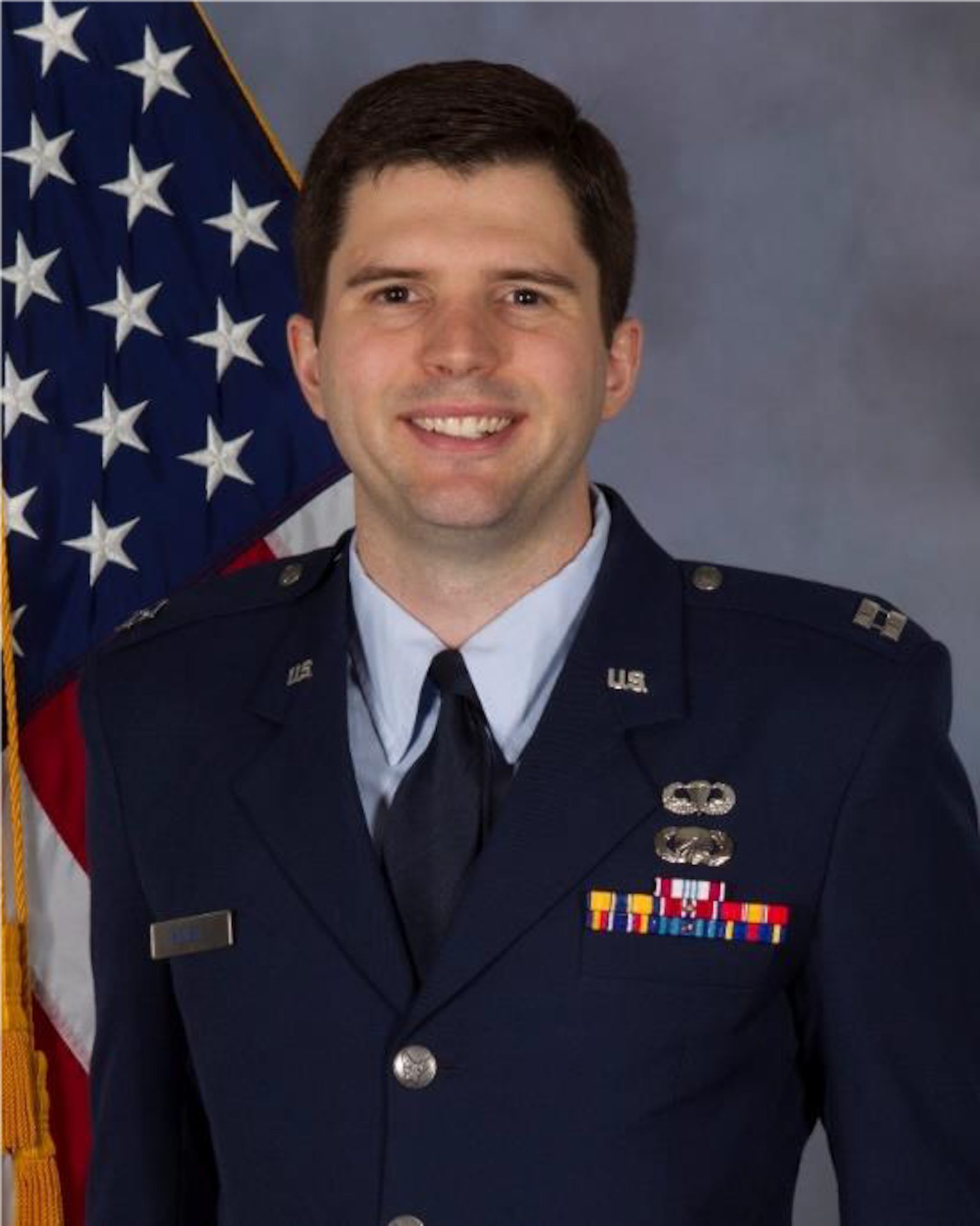Official photo of new 21 CONS, Det 1 commander