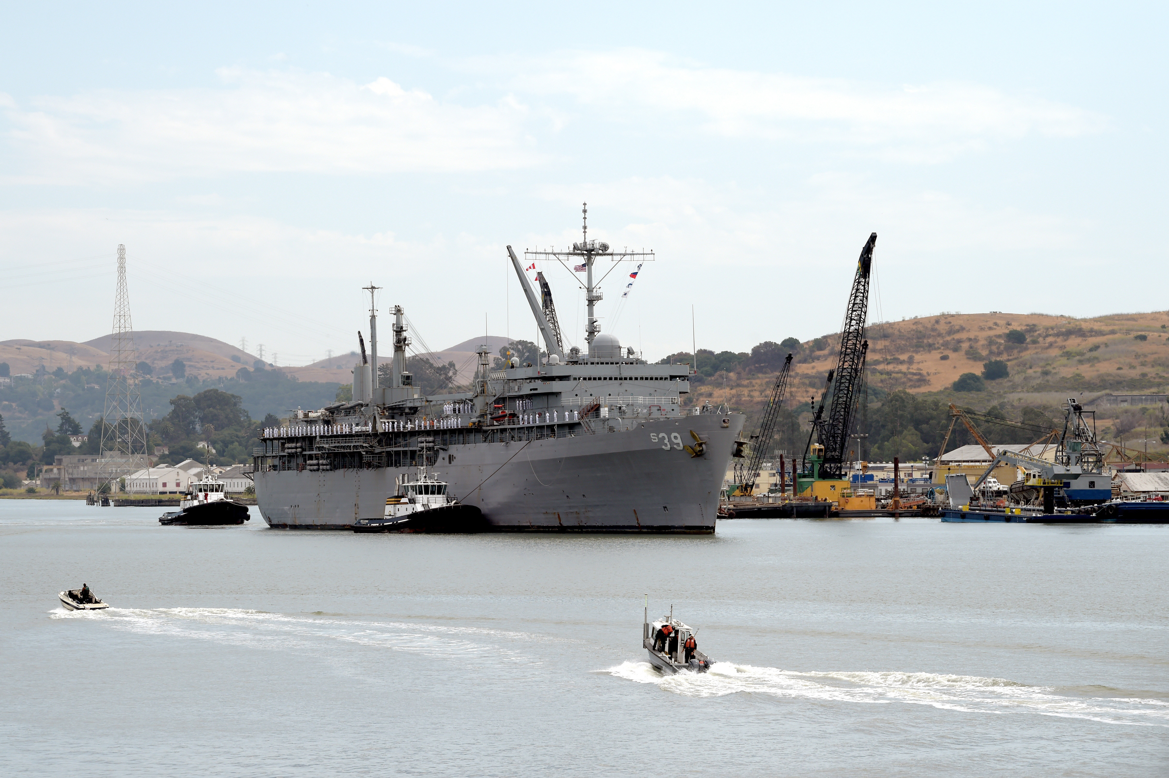 USS Emory S. Land (AS 39) arrives in Vallejo, Calif. for scheduled maintenance.