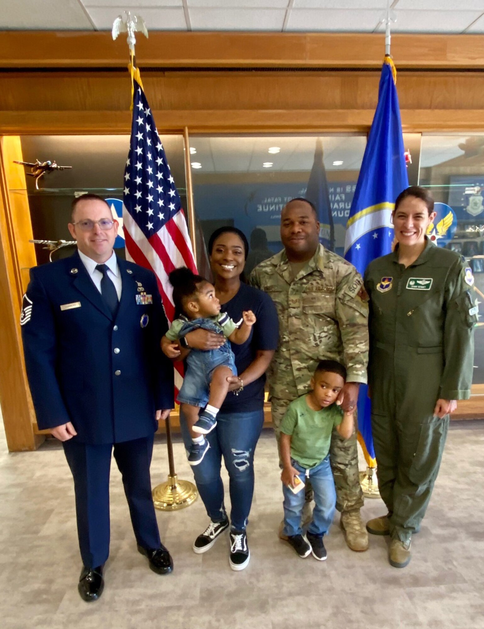 Master Sgt. Michael Hammers, an Air Force Reserve recruiter with the 352nd Recruiting Squadron, Fort Worth, Texas, used his Total Force ties to help sign Staff Sgt. Ashley Edwards to the Reserve.