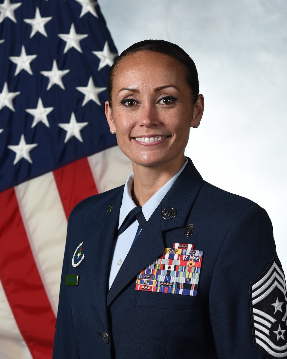 Photo of the 86th Airlift Wing Command Chief