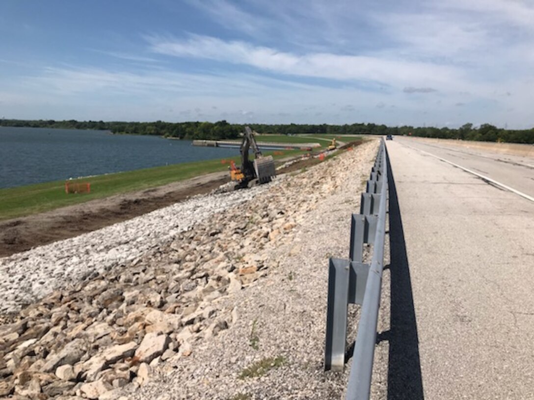 Maintenance repairs on Longview Dam