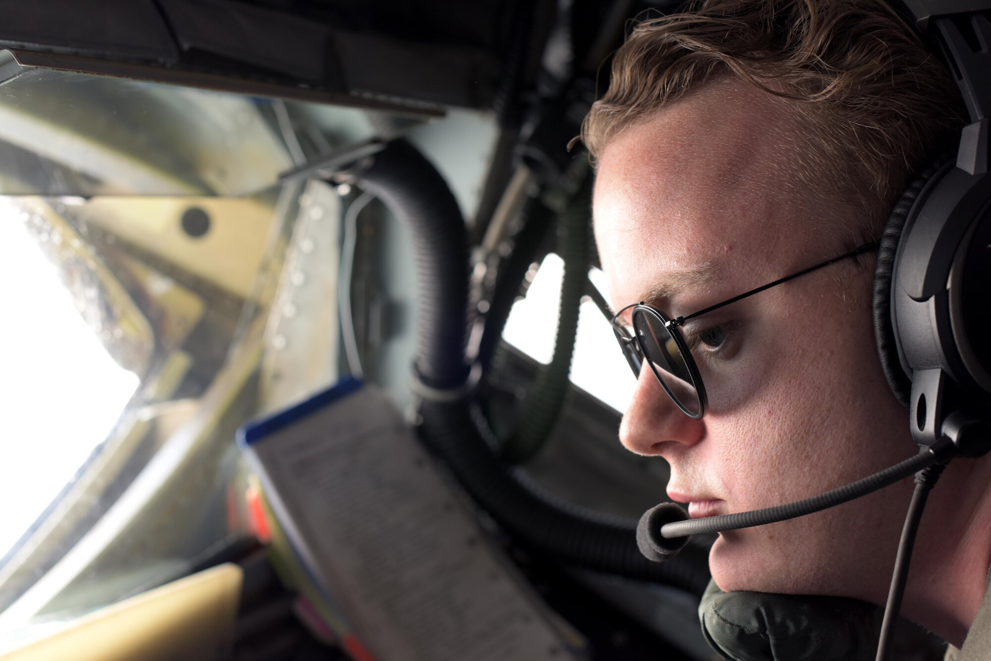 Boom operator refueling