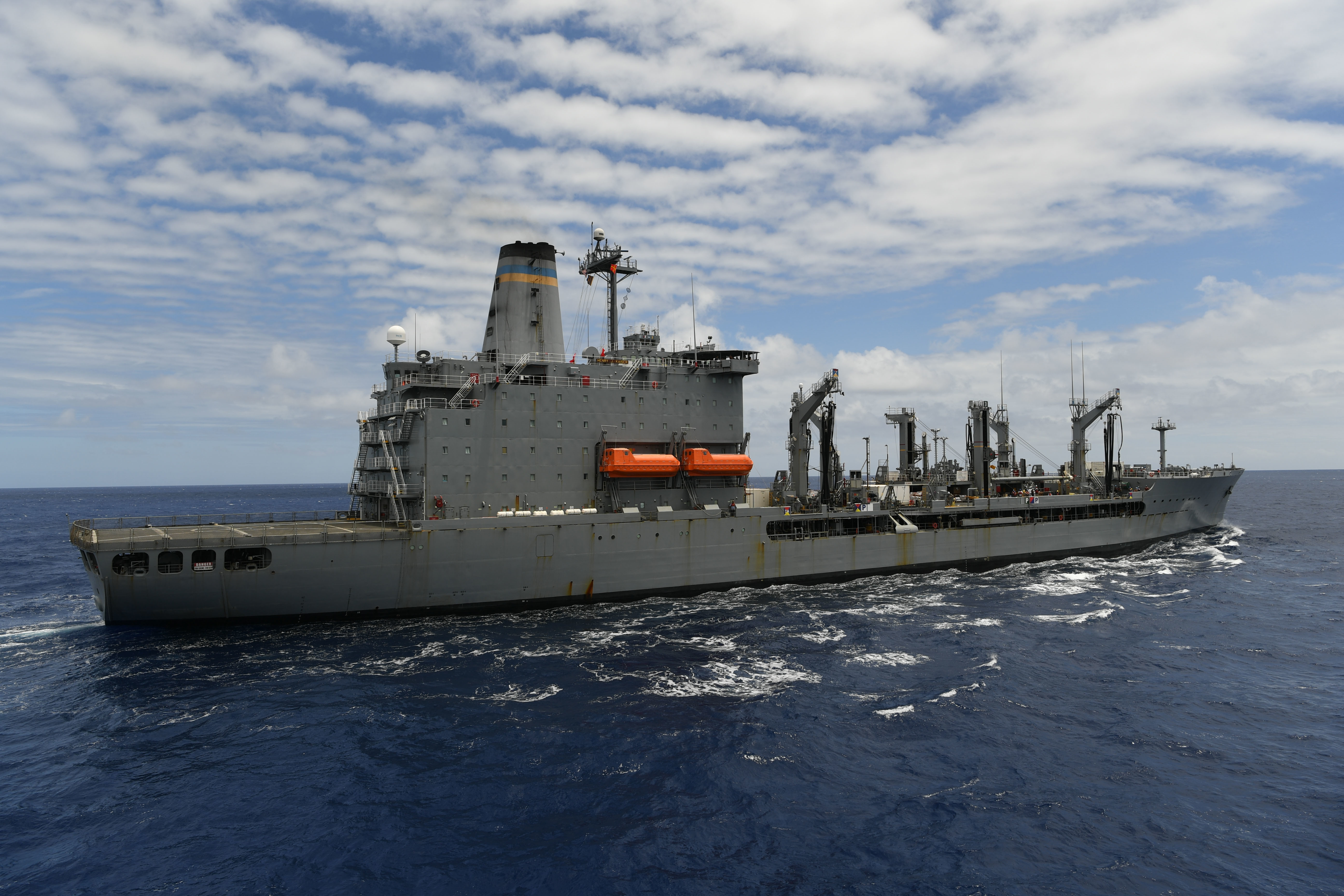The fleet replenishment oiler USNS Henry J. Kaiser (T-AO 187) transits the Pacific Ocean during Rim of the Pacific 2020.