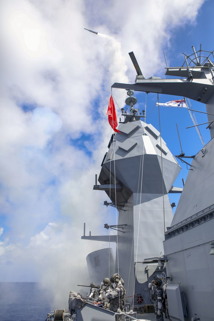 HMAS Arunta first AMCAP frigate to fire missiles at RIMPAC