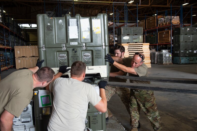 Team Grissom assists Royal Air Force with securing cargo > Grissom Air