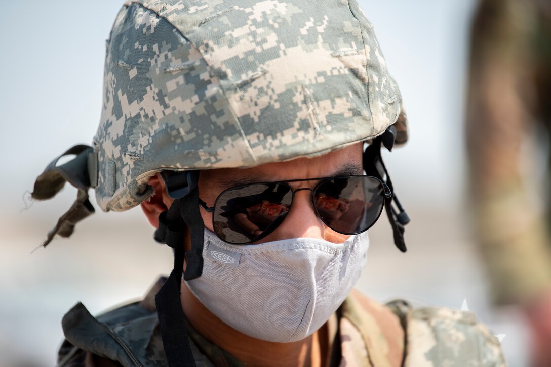 Team AUAB works together during exercise