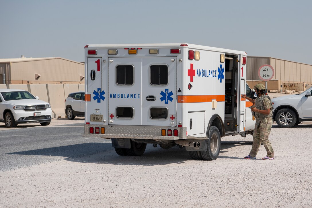 Team AUAB works together during exercise