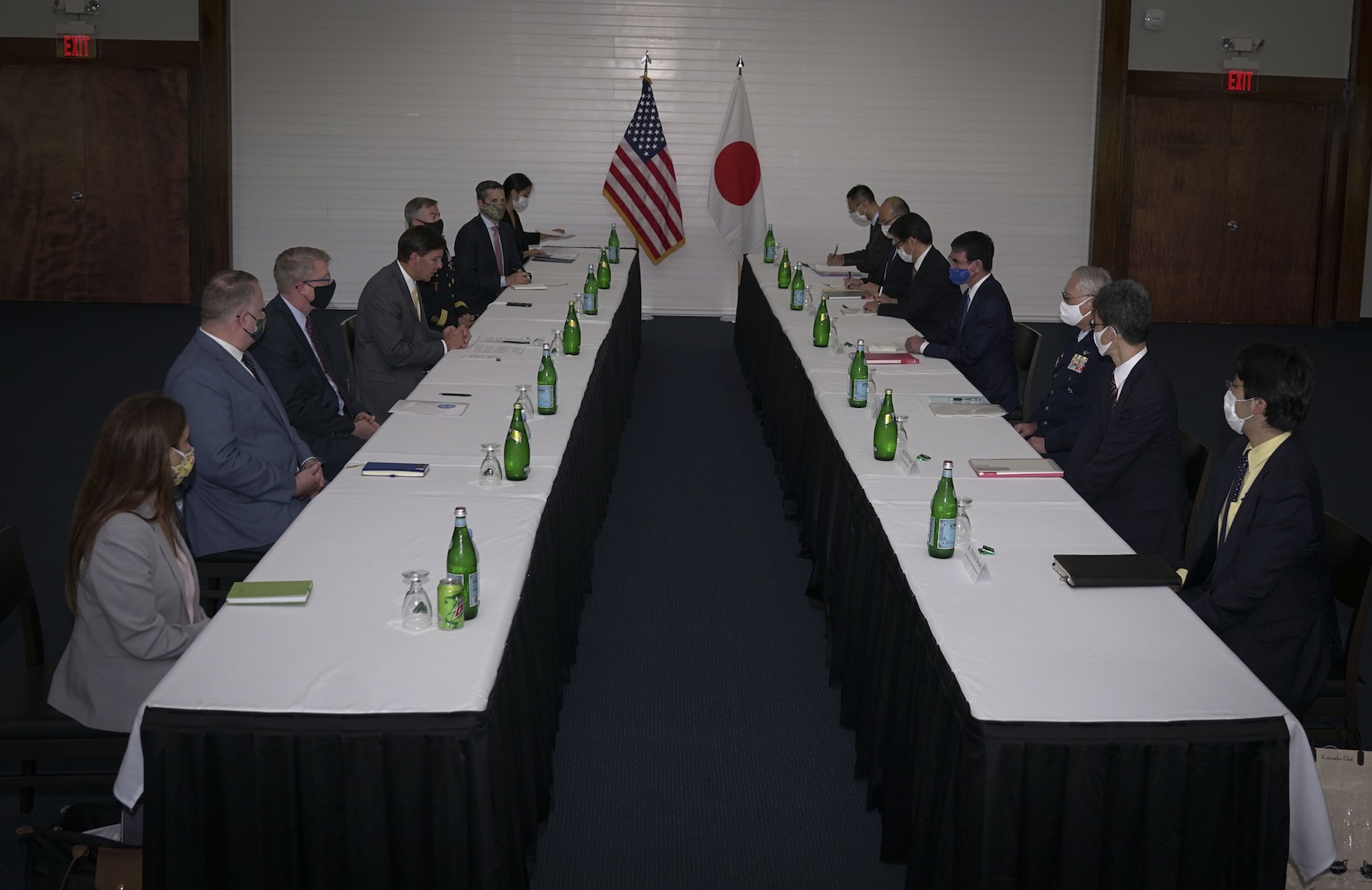 U.S. Secretary of Defense hosts Japanese Defense Minister