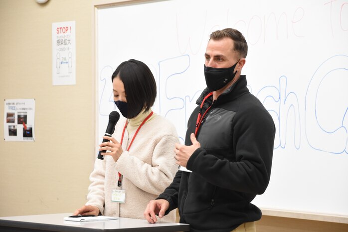 Gunnery Sgt. Edward Underwood thanks attendees at closing ceremony of the National Chuo Youth Friendship Center’s fourth annual English camp Nov. 21 to Nov. 22.