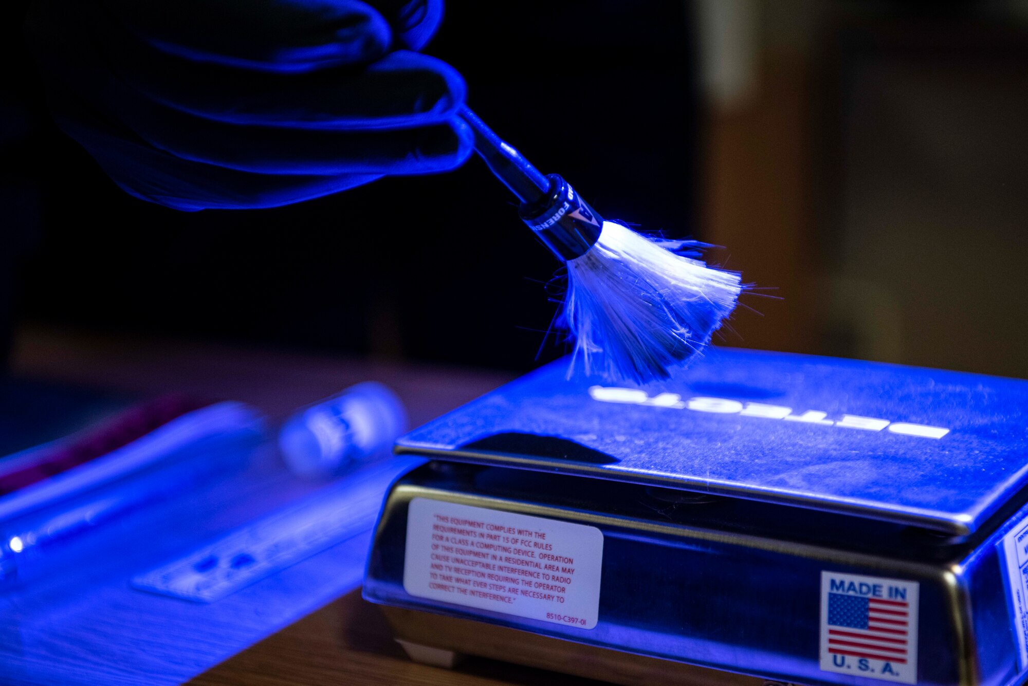 Dusting for prints