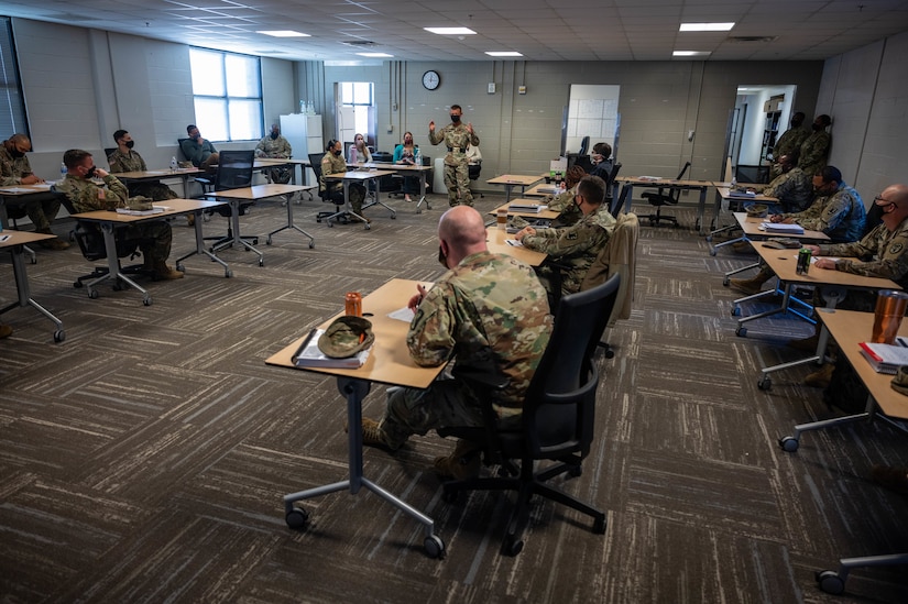 A Soldier speaks to students of a Master Resilience Training class.