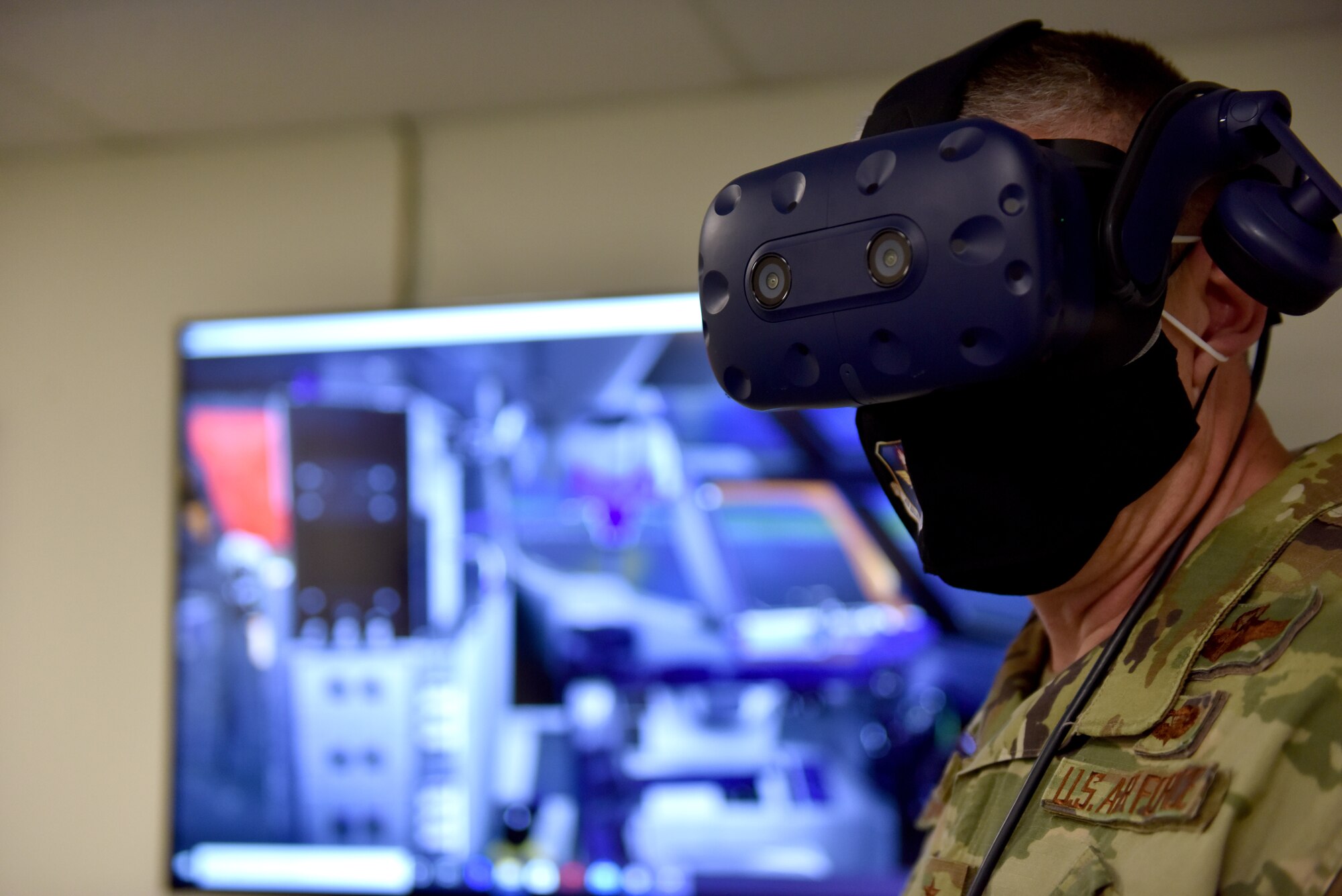 U.S. Air Force Maj. Gen. William Spangenthal, Air Education and Training Command deputy commander, experiences virtual reality training that students use to complete courses at Brandenburg Hall on Goodfellow Air Force Base, Texas, Dec. 1, 2020. The 17th Training Support Squadron uses virtual reality to aid in training requirements. (U.S. Air Force photo by Staff Sgt. Seraiah Wolf)