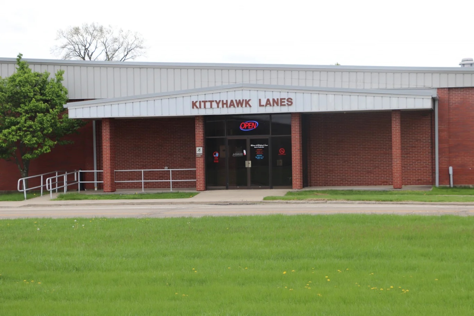 Wright-Patt bowling center reopens Dec. 8