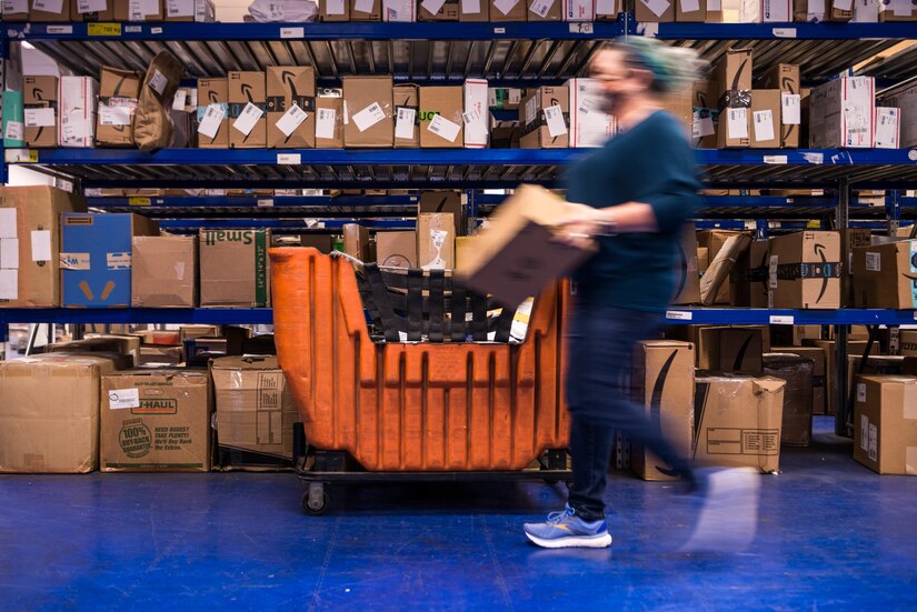 Volunteers deliver help to Ramstein postal operations > Ramstein Air