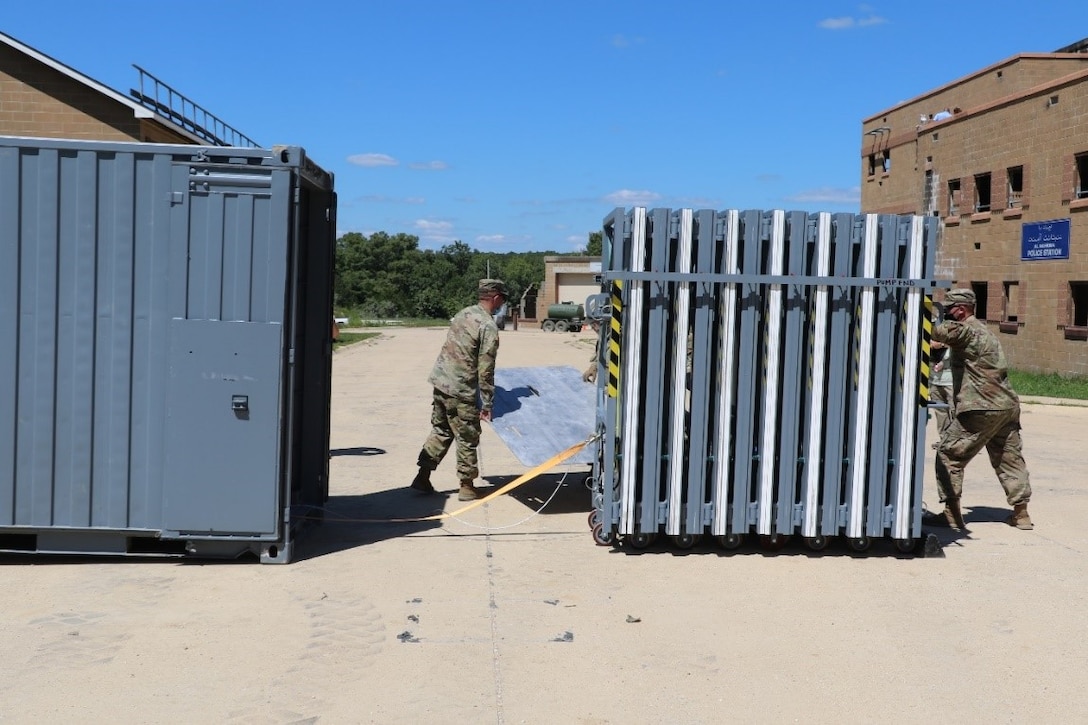 Soldiers deploy the U.S. Army Engineer Research and Development Center’s  Ready Armor Protection for Instant Deployment, or RAPID, full armor configuration at the Maneuver Support, Sustainment and Protection Integration Experiments 2020 (MSSPIX20).