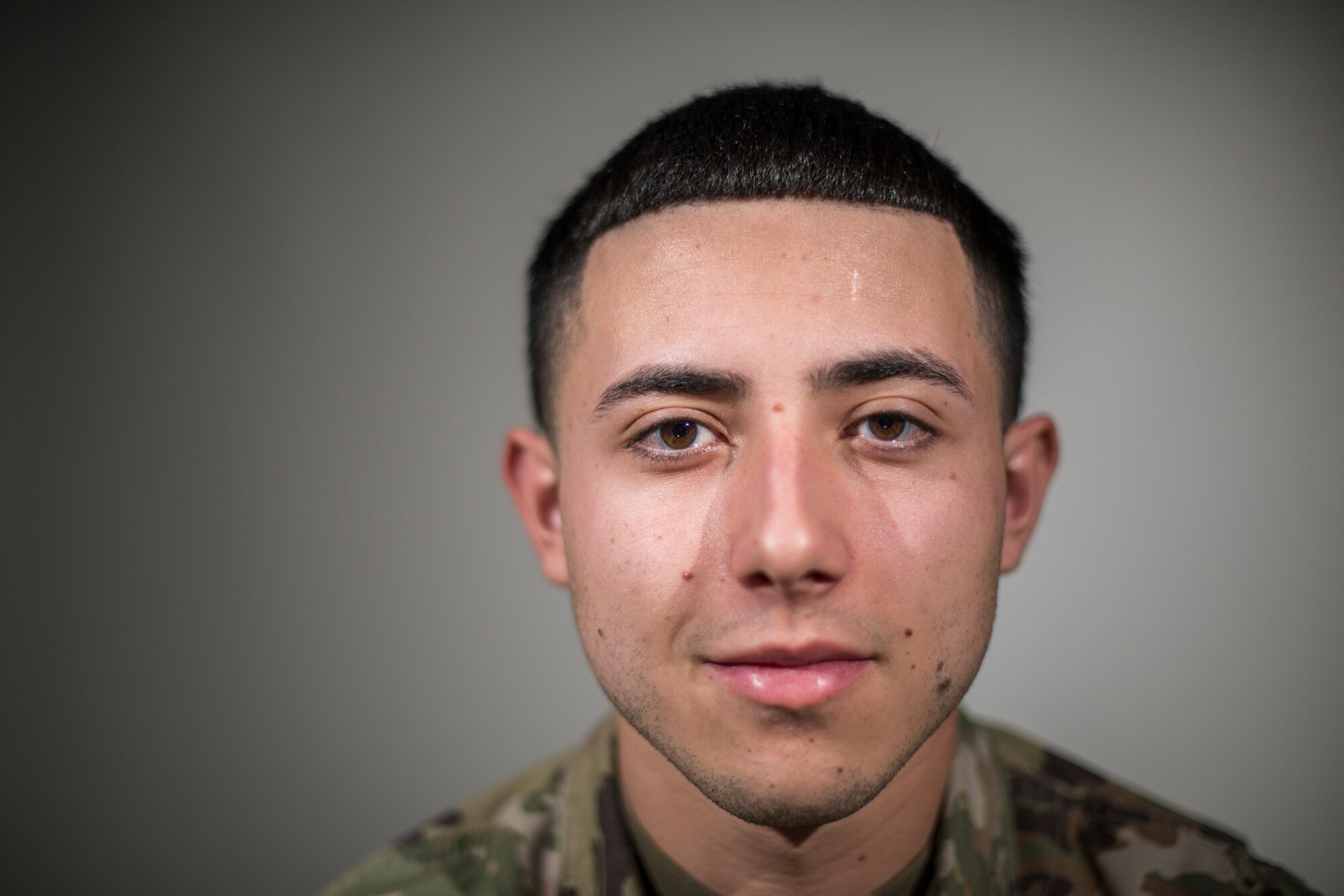 A tight portrait of an Airman.