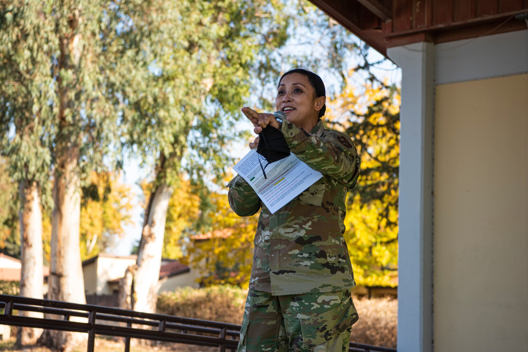 Photo of airmen giving a speech