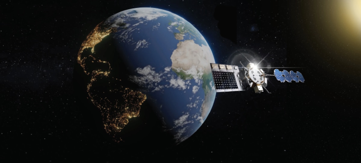 Image of the Air Force Research Laboratory’s Arachne spacecraft that will pave the way for the development of a space-based solar power transmission system capable of providing useable power regardless of time of day, latitude, or weather. (Image by Melissa Grim, Partise)